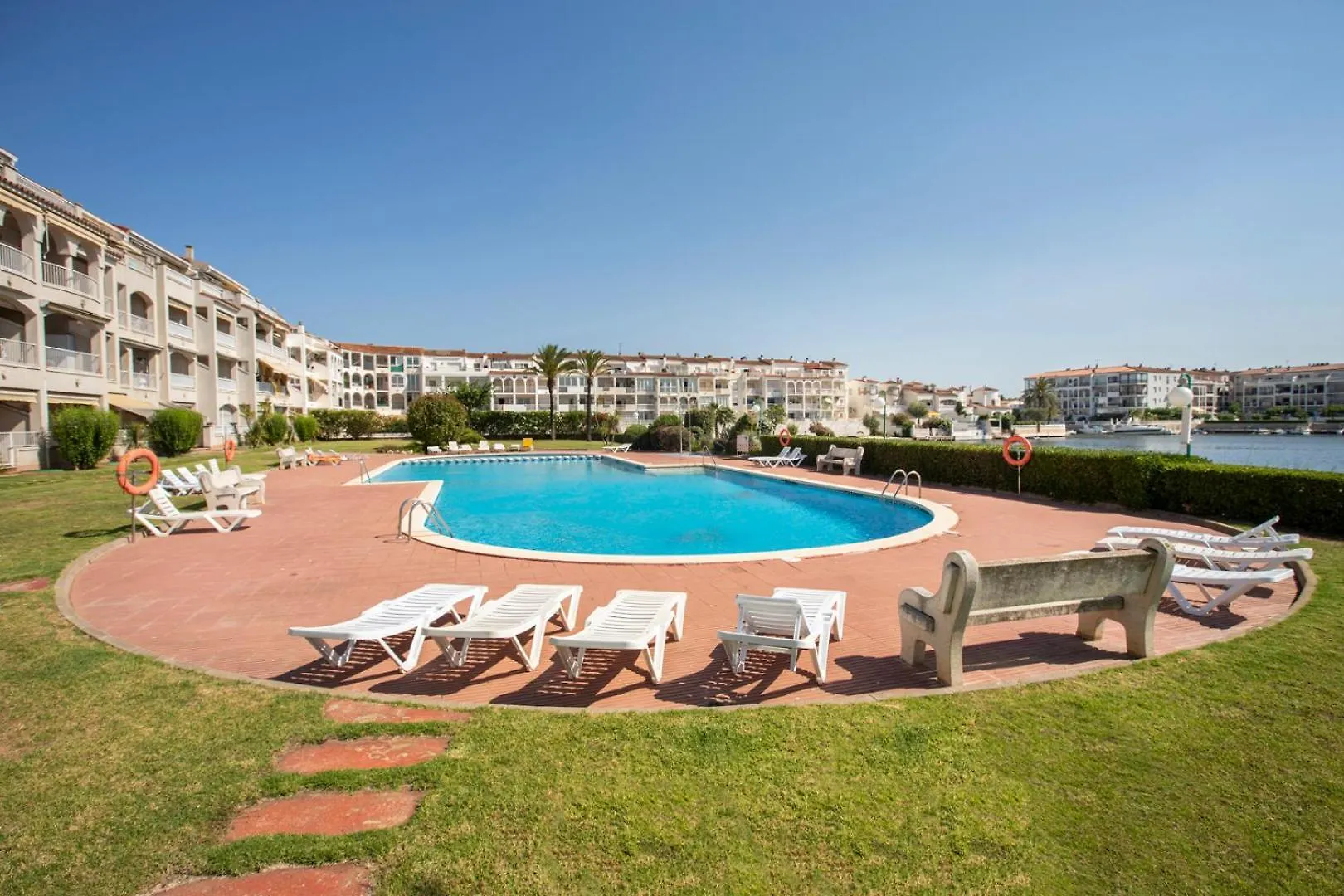 1014 Apartamento Al Lago San Maurici 1 Habitacion Y Piscina By Homeselectspain Empuriabrava Lägenhet